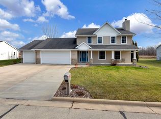 148 Winchester Dr, Seymour, WI 54165