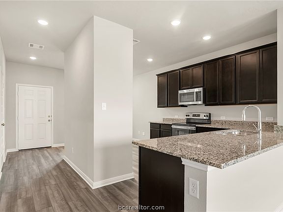 2nd image of 1937 Chief St