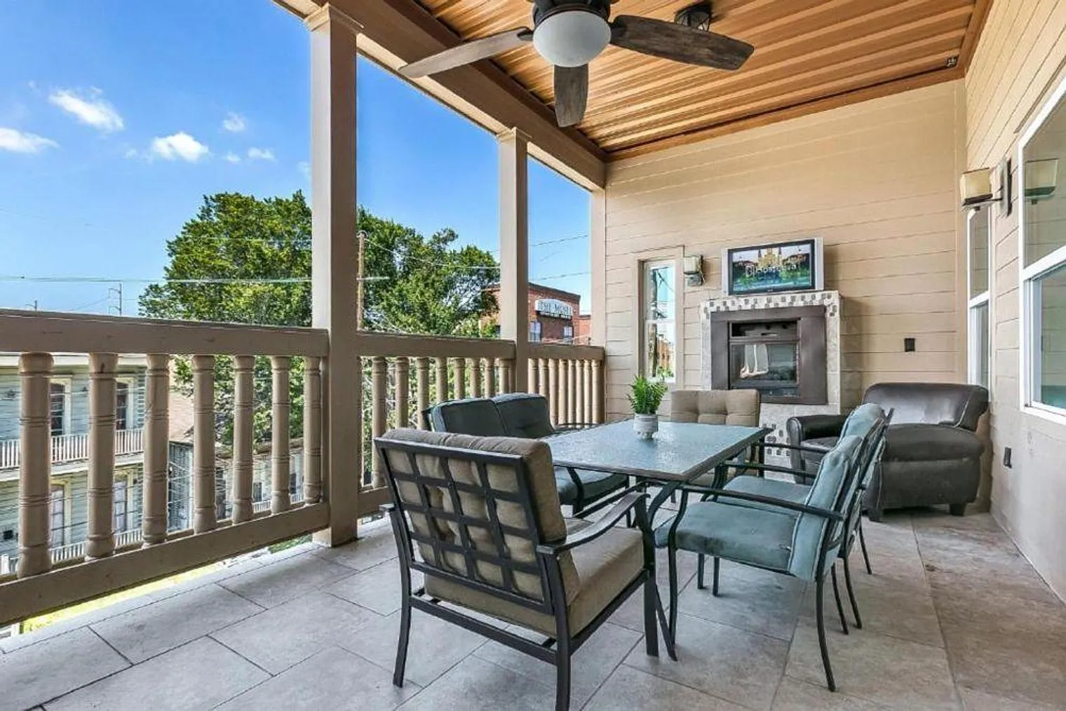 4 bed, 4.0 bath, 3498 sqft, $11,616 — Photo 2