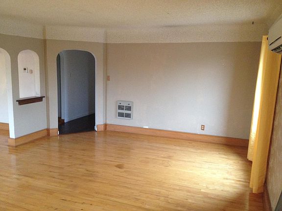 2nd image of 121 W Meeker #201