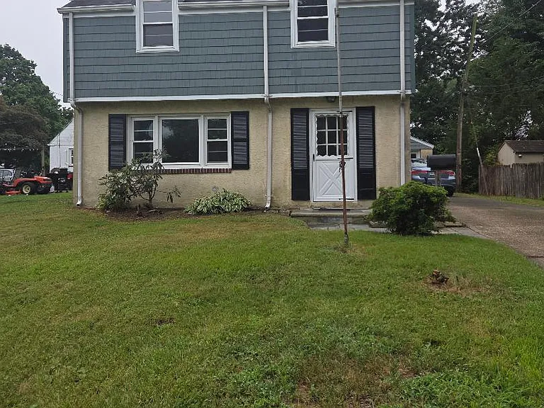 1005 Swarthmore Ave — Photo 1
