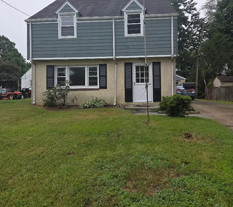 1005 Swarthmore Ave