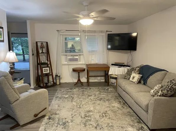 33 Chapman Blvd #B