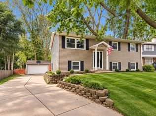1011 Washington Ave, Wauconda, IL 60084