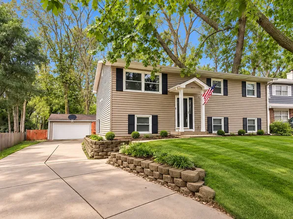 1011 Washington Ave, Wauconda, IL 60084