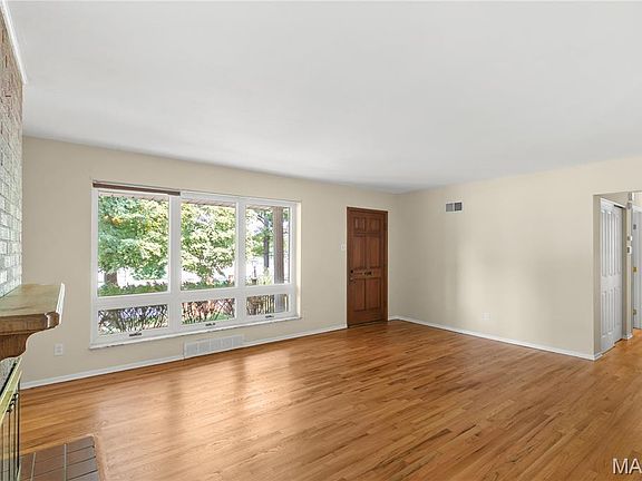 4th image of 1043 Midland Blvd