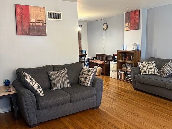3rd image of 12 Gibson Rd