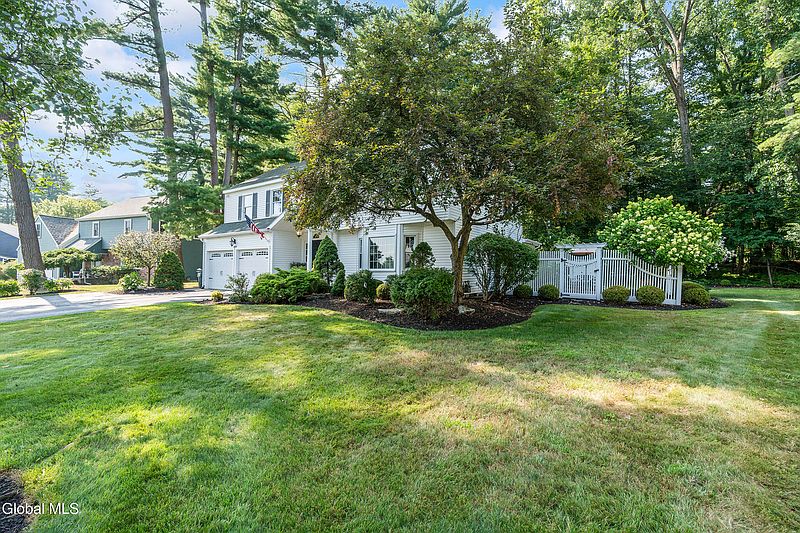 3rd image of 409 Lincoln Drive