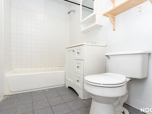 2nd image of 1085 Willoughby Ave APT 305