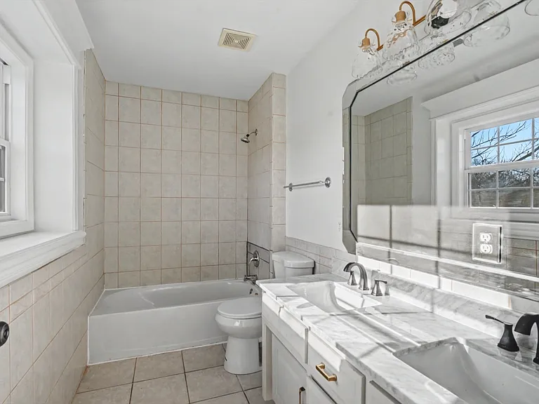 121 Hillside Dr — Photo 22