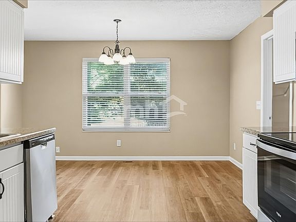 4th image of 924 Bamburgh Dr
