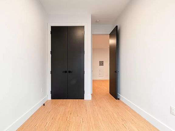 3rd image of 160 Erasmus St #4E