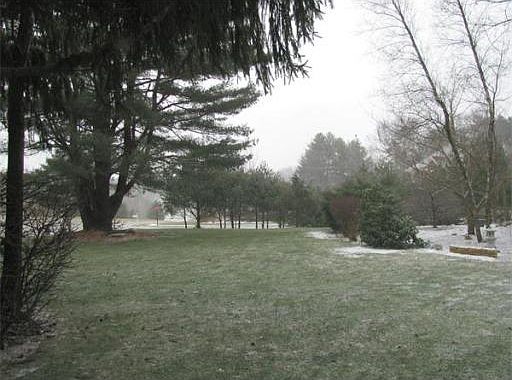 3rd image of 25 Comstock Dr