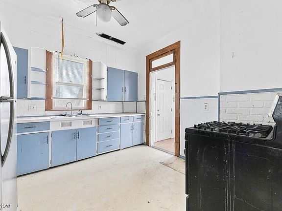 3rd image of 118 S McKinley Ave