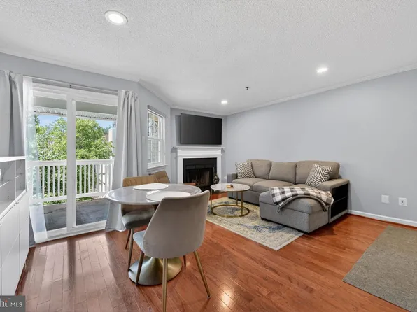 1524 Lincoln Way APT 416, Mc Lean, VA 22102