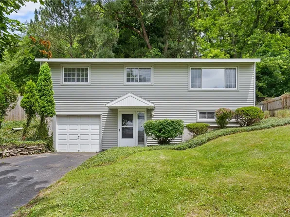 3643 Warners Rd, Syracuse, NY 13209