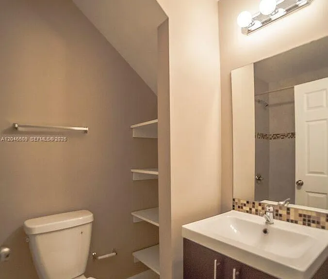 1752 NW 1st St #3 — Photo 4