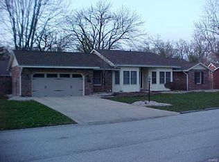 1110 Taylor Ave, Godfrey, IL 62035