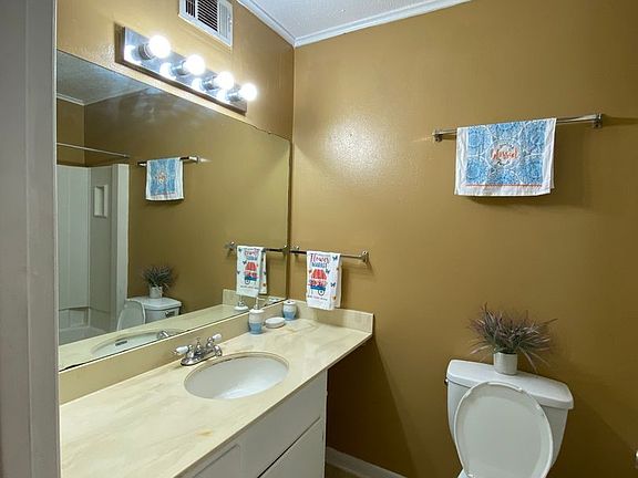 3rd image of 619 Brookside Dr #15