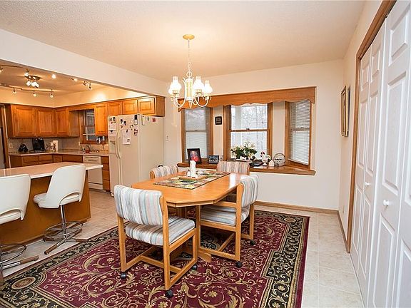 5th image of 3 Somerton Ln