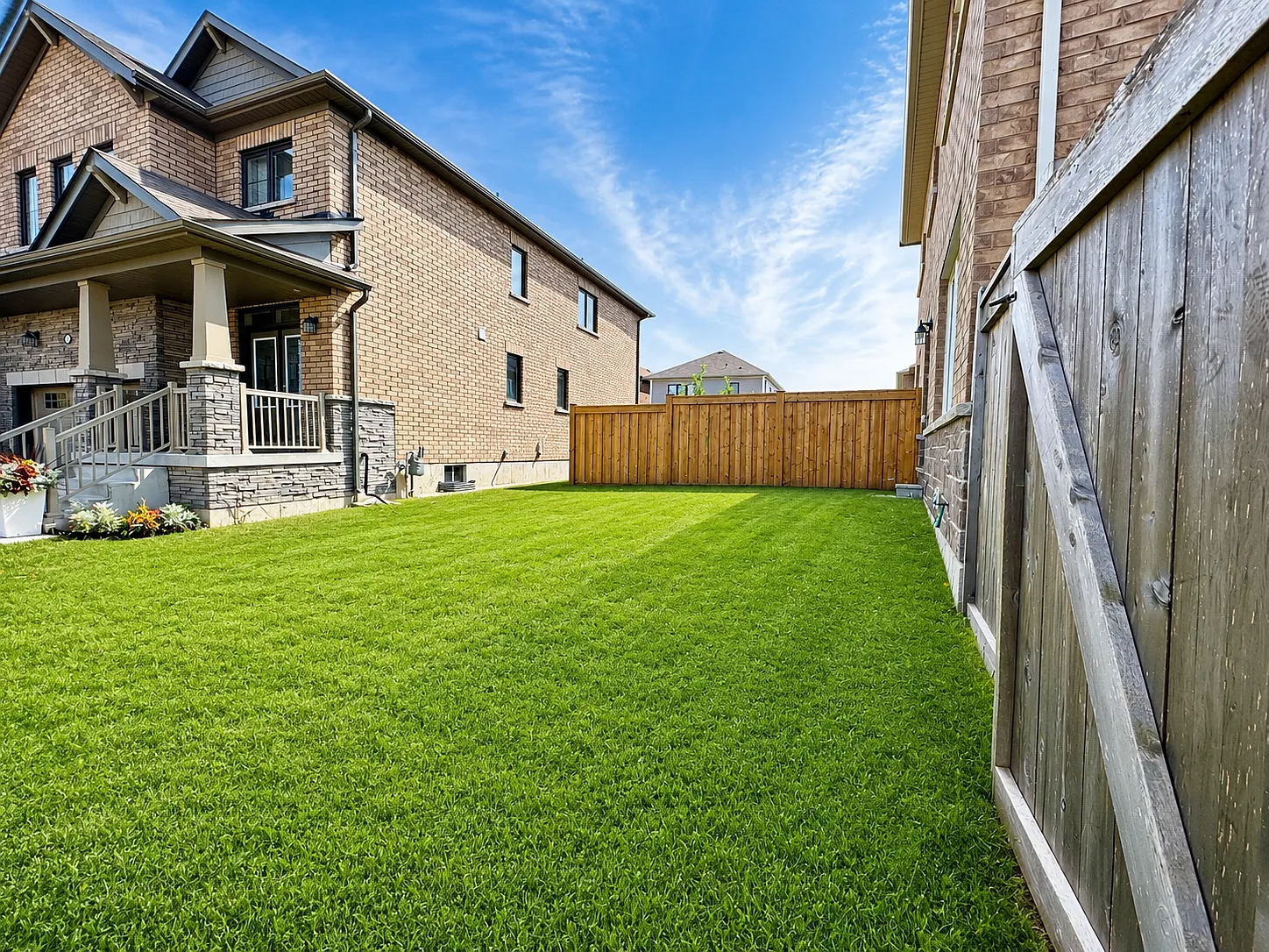176 MacLachlan Ave — Photo 3