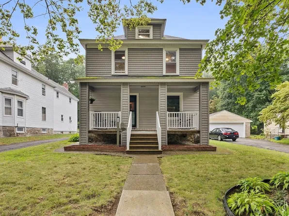 14 Robertson Rd, Worcester, MA 01602