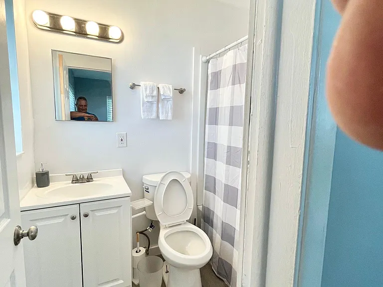 321 SW 14th St #3 — Photo 24
