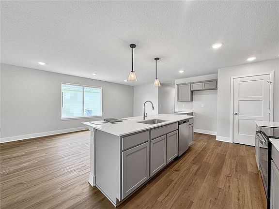 5th image of 1612 Justice Way