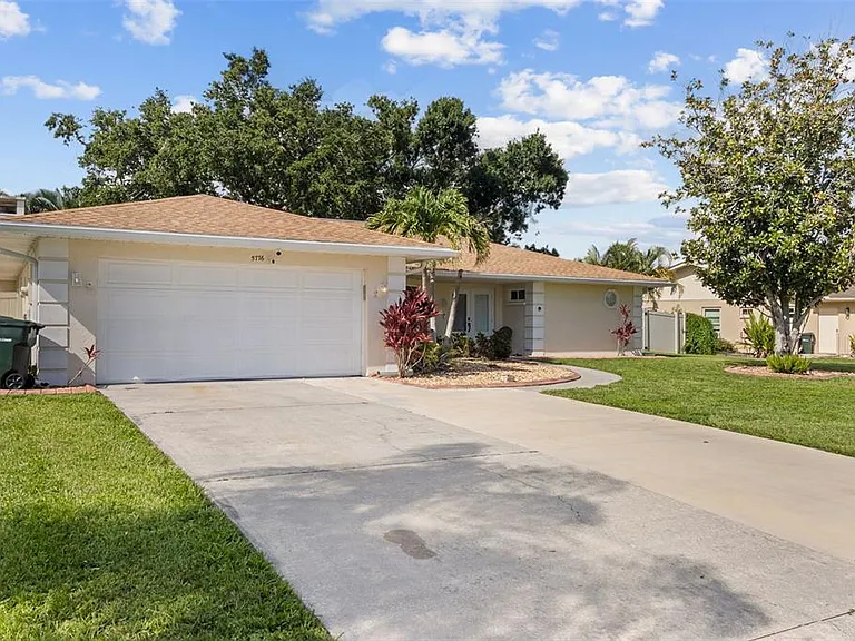 5776 Augusta Cir — Photo 4