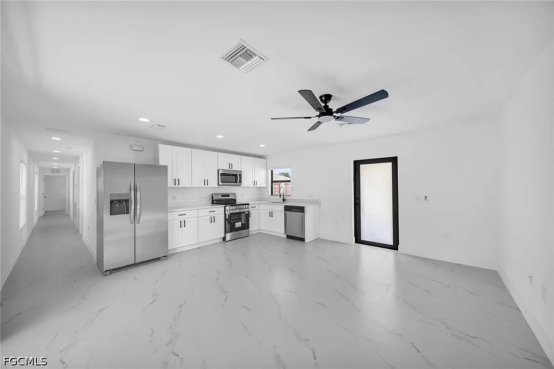3 bed, 2.0 bath, 1200 sqft, $1,750 — Photo 4