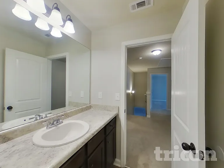 131 Huntsman Dr — Photo 13