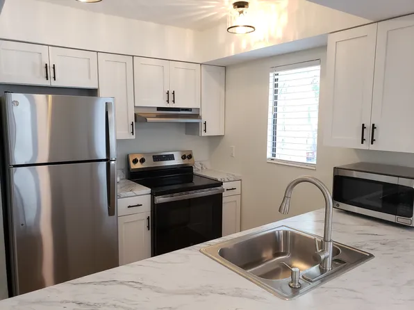 411 NW 39th Rd APT B, Gainesville, FL 32607