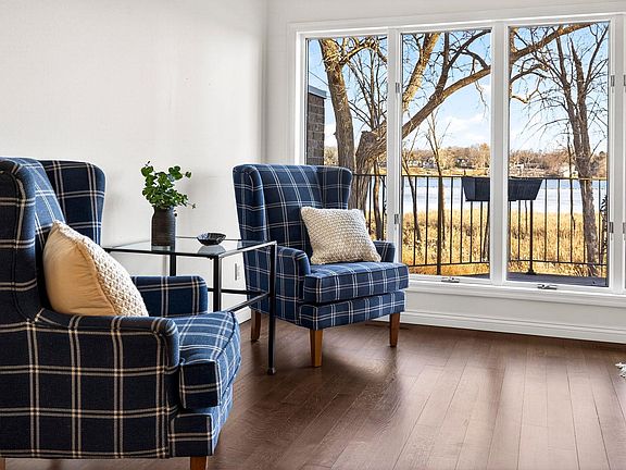 5th image of 2905 Fox Run