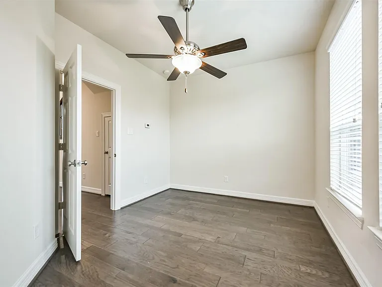 1504 Peyton Oaks Pl — Photo 9