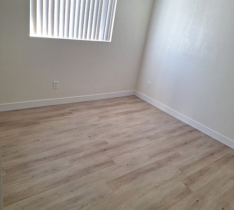 3rd image of 1030 E Fairmount Ave #8