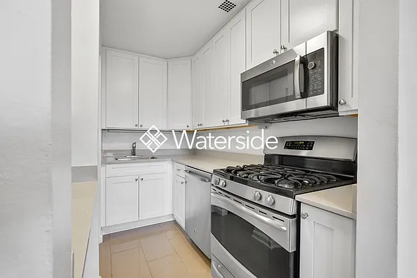 Rented by Brookfield (Funnel) | media 35