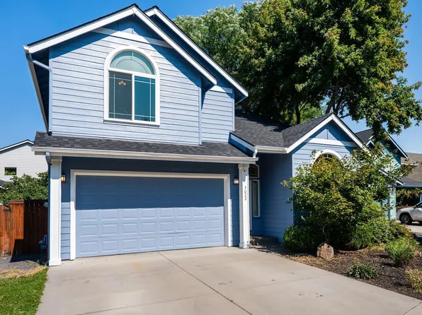 3022 NE Quiet Canyon Dr, Bend, OR 97701