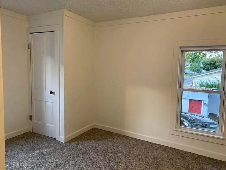 717 E Vine St — Photo 20