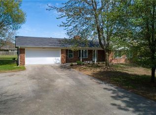 8474 W Reed Rd, Fayetteville, AR 72704