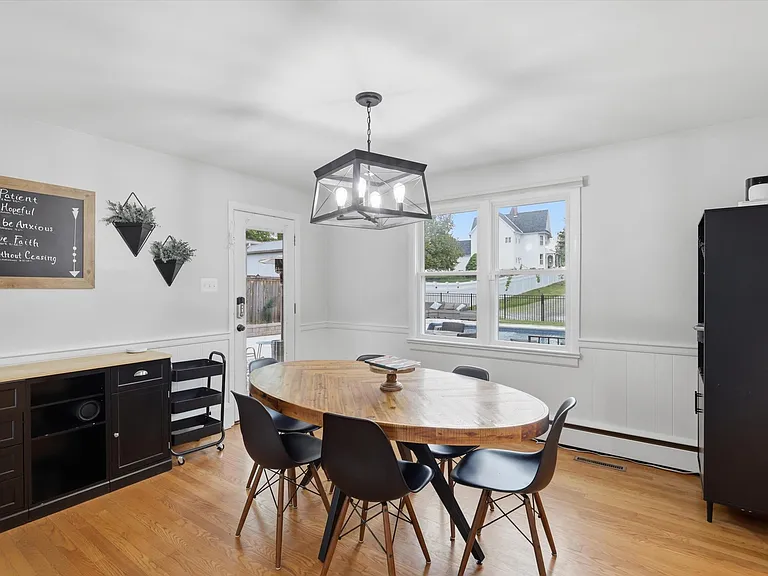 9 Linden Blvd — Photo 9