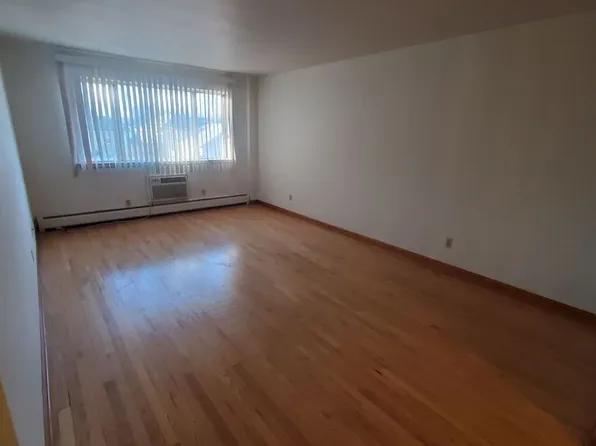 1920 Lathrop Ave. (16 Unit), 1920 Lathrop Ave #206, Racine, WI 53405