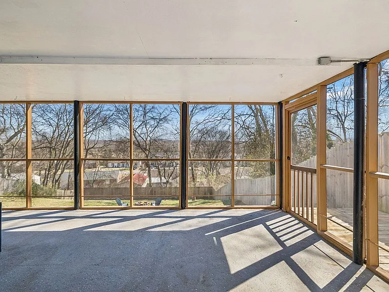 833 Rose Park Dr — Photo 29