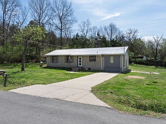3rd image of 104 Hilltop Dr