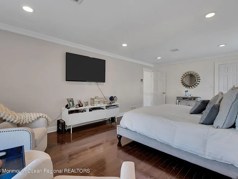 13 Valley Forge Rd — Photo 38