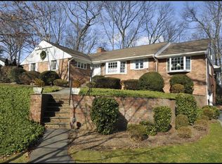525 Carlton Rd, Wyckoff, NJ 07481