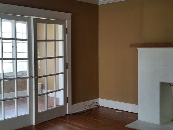 4th image of 1623 Maple Ave