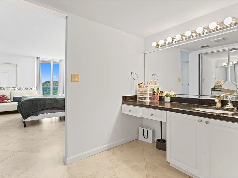 100 Bayview Dr #307 — Photo 20
