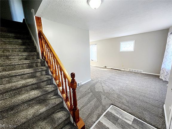 4th image of 2210 W 103rd St