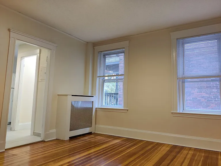 10 Barrows St #2 — Photo 7