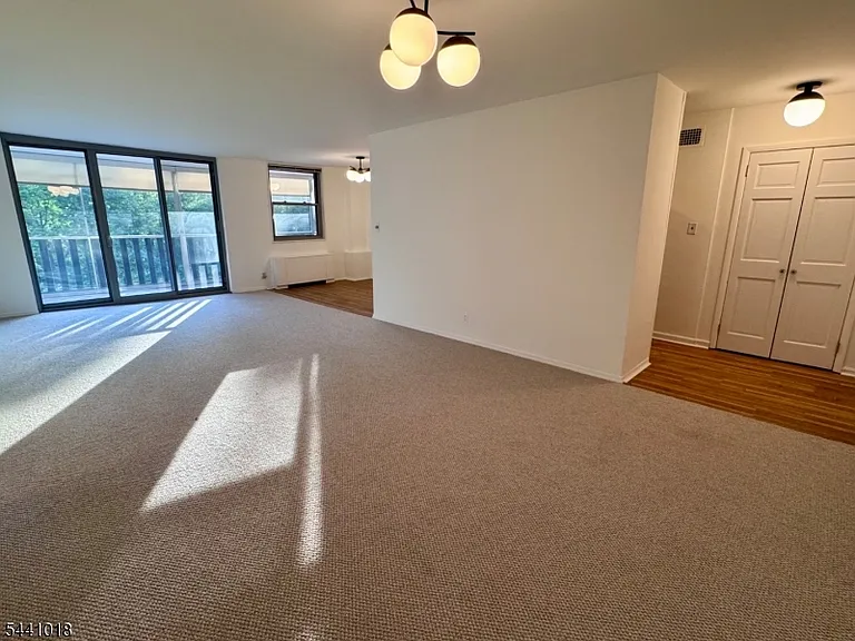 530 Valley Rd #3S — Photo 1